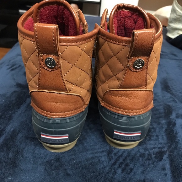 Tommy Hilfiger boots lightly worn - Picture 3 of 4
